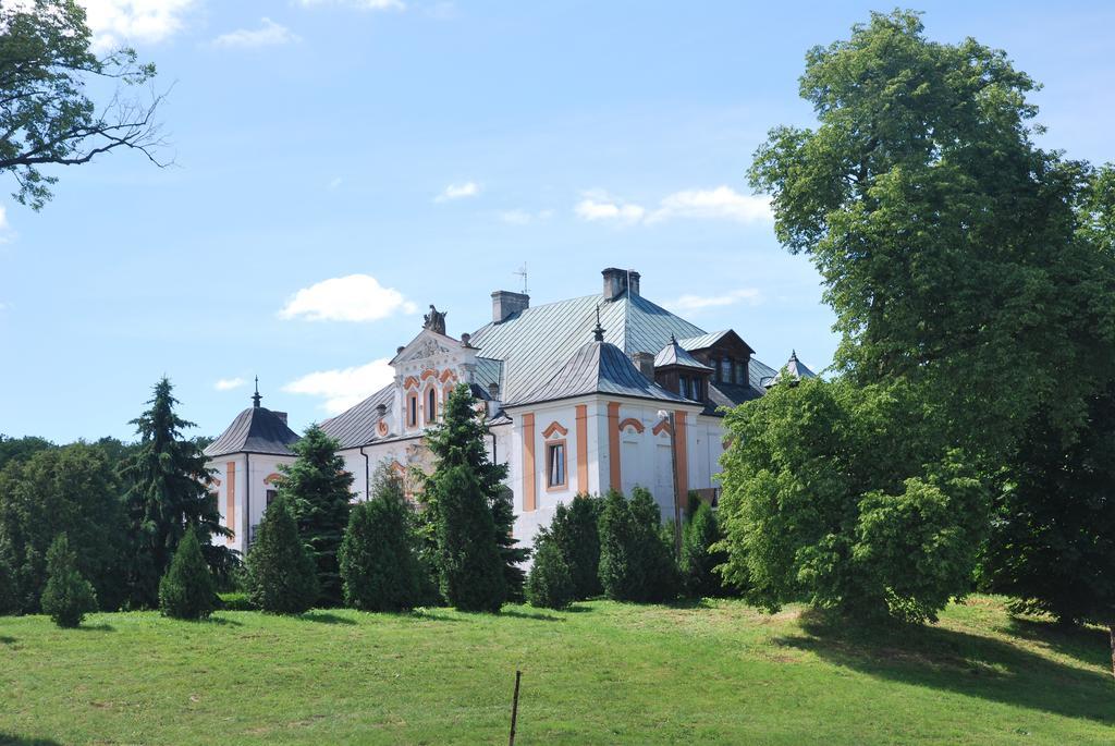 Palac W Czyzowie Szlacheckim Czyzow Szlachecki Екстериор снимка